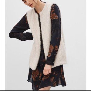 Aritzia Wilfred Chatou Teddy Sherpa Vest